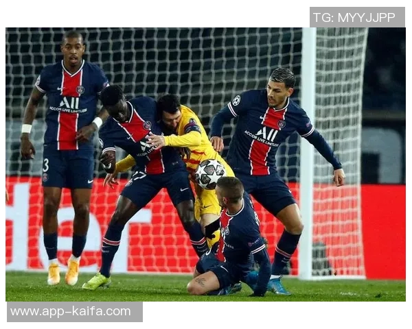 巴黎圣日耳曼击败曼联，晋级欧冠四强，梅西梅开二度助球队踢出完美表现