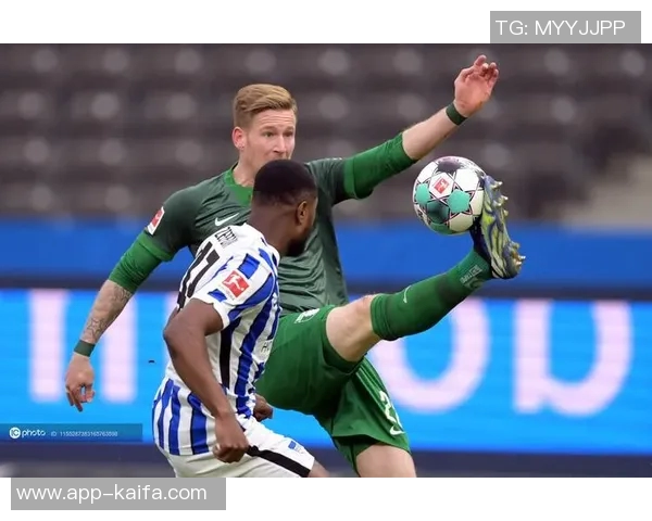 柏林赫塔客场逼平奥格斯堡，德甲榜首风云再现